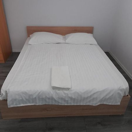 Bega Circumvalatiunii 1 Room Apartment ทิมิชัวรา ภายนอก รูปภาพ