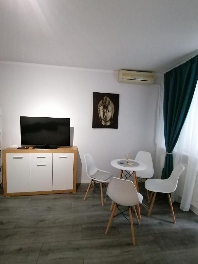 Bega Circumvalatiunii 1 Room Apartment ทิมิชัวรา ภายนอก รูปภาพ