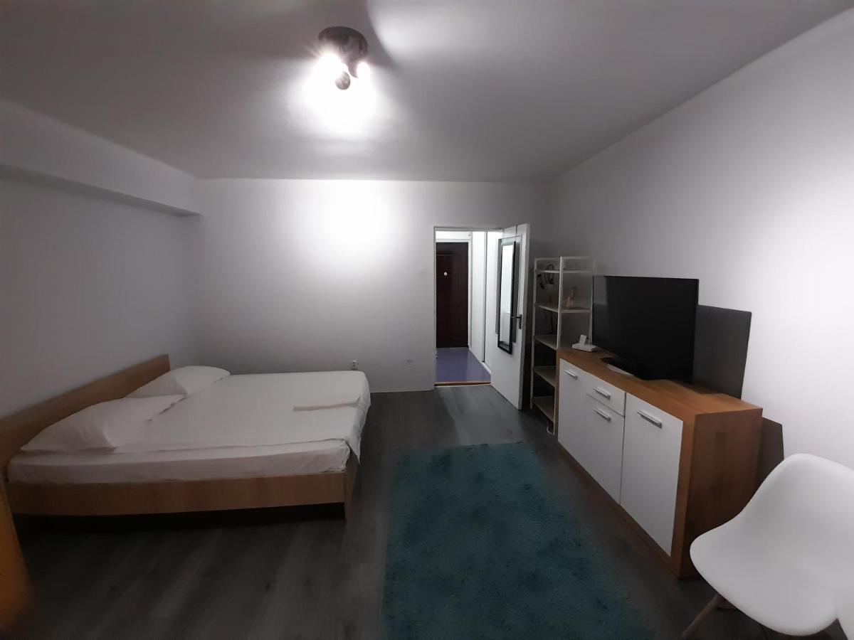 Bega Circumvalatiunii 1 Room Apartment ทิมิชัวรา ภายนอก รูปภาพ