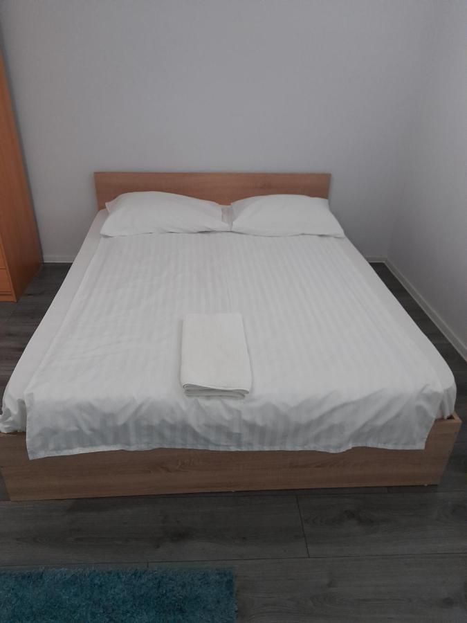 Bega Circumvalatiunii 1 Room Apartment ทิมิชัวรา ภายนอก รูปภาพ