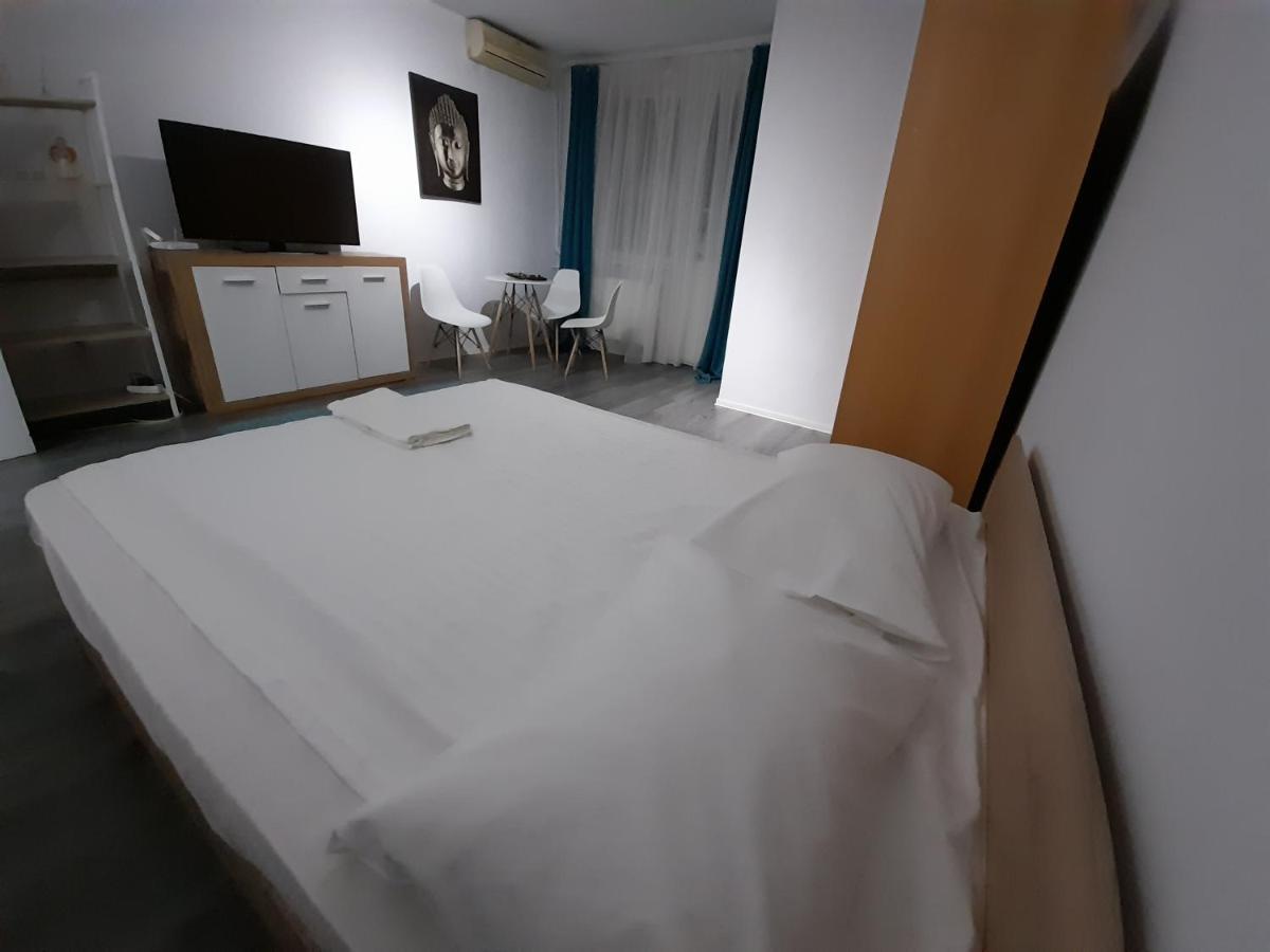 Bega Circumvalatiunii 1 Room Apartment ทิมิชัวรา ภายนอก รูปภาพ